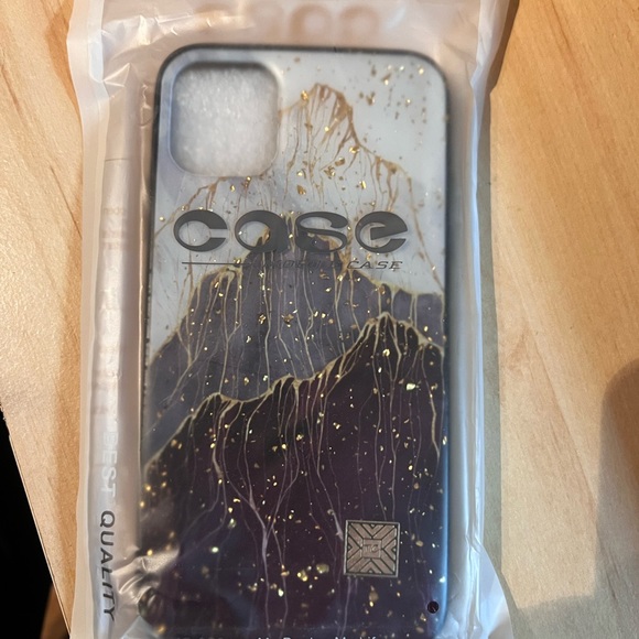 4/$20 iPhone 11 cases - Picture 3 of 11